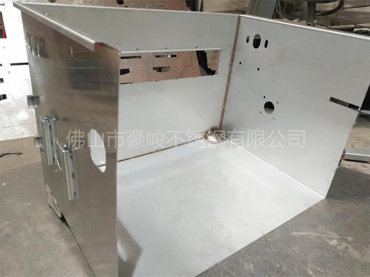 鈑金加工機箱機柜，豪峻18年品質(zhì)見證！