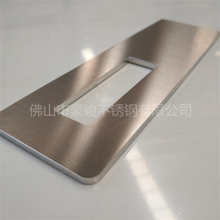 豪峻鋁板激光切割加工定制，品質(zhì)優(yōu)，價格好。