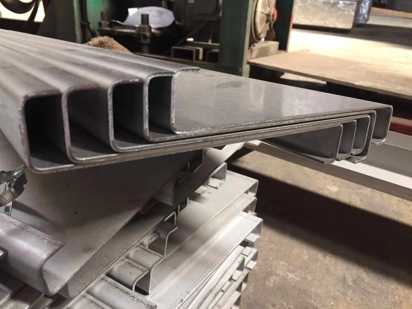 豪峻專業(yè)不銹鋼剪板折彎加工廠家