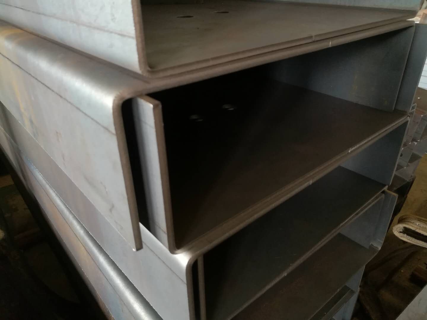 佛山豪峻中厚板折彎加工，數(shù)控折彎，角度精準(zhǔn)