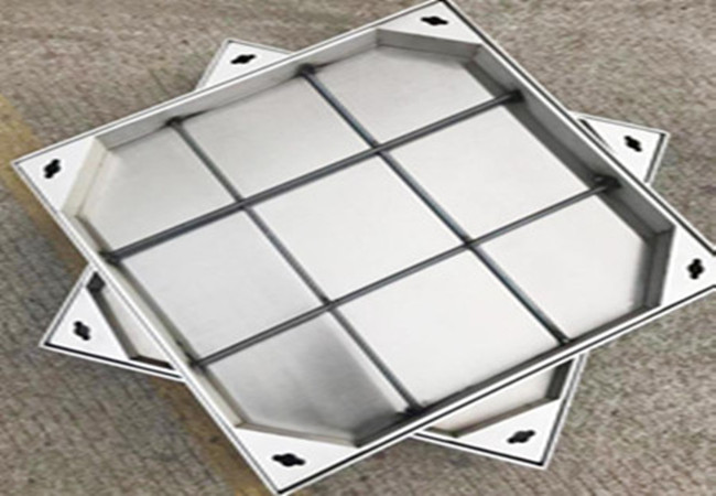 鼓掌！佛山多條道路喜提不會(huì)“咣當(dāng)”的不銹鋼方形井蓋