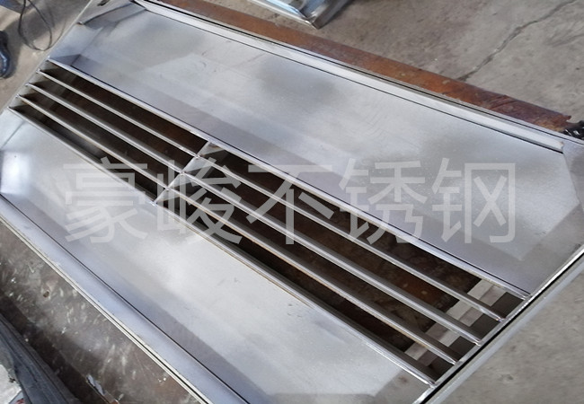 不銹鋼格柵蓋板定制提高市政道路施工效率！